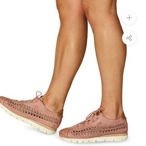 OTBT Nebula Women’s Sneakers Shoes Salmon Pink Size 8.5M Woven Design
